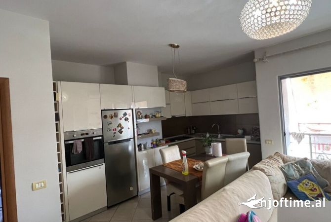 Shtepi me qera 2+1 ne Tirane - 450 Euro