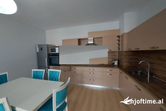 Shtepi me qera 2+1 ne Tirane - 550 Euro