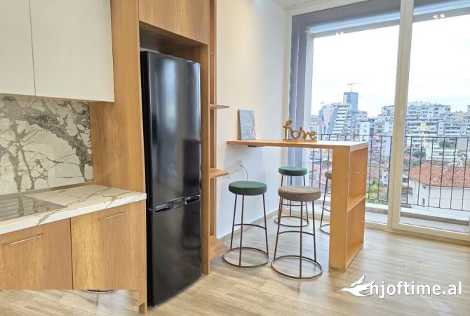 Shtepi me qera 2+1 ne Tirane - 1,000 Euro