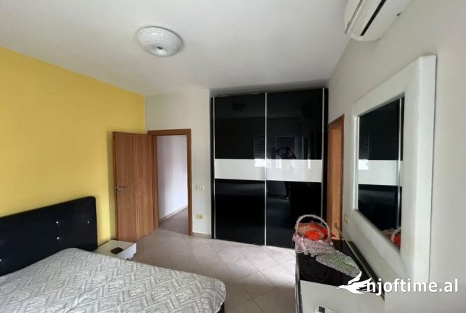 Shtepi me qera 2+1 ne Tirane - 450 Euro