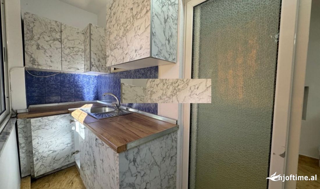 Shtepi ne shitje Apartament ne Tirane, 1+1, Mobilimi E mobiluar, Pagesa 70,000  Euro.