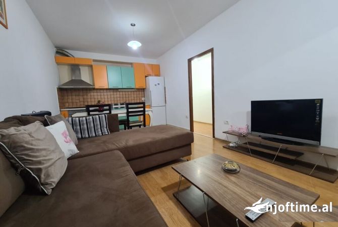 Shtepi me qera 2+1 ne Tirane - 500 Euro
