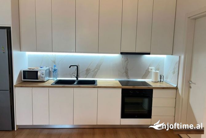 Apartament 2+1+2 me qera tek Grand Galeri!