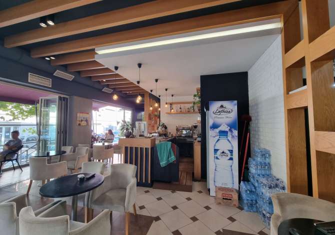 Ambjent biznesi ne shitje Bar kaffe\furre buke\pasticeri