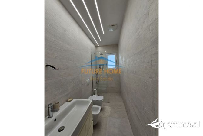 Shtepi me qera 4+1 ne Tirane - 3,000 Euro