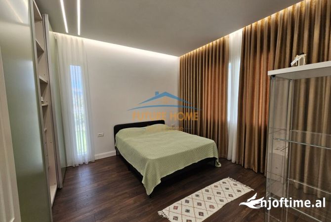 Shtepi me qera Vila Luksoze ne Tirane, 4+1, Mobilimi E mobiluar, Pagesa 3,000  Euro.