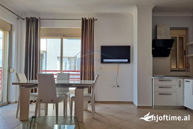 Shtepi me qera 2+1 ne Tirane - 700 Euro