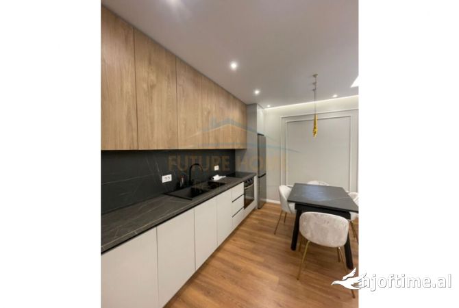Shtepi me qera 2+1 ne Tirane - 900 Euro