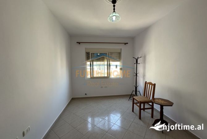 Shtepi ne shitje 2+1 ne Tirane - 105,000 Euro