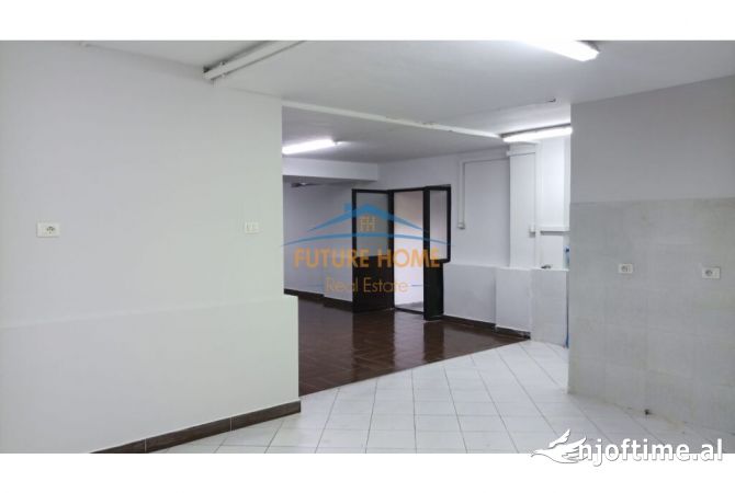 Shitet, Ambient Biznesi, Irfan Tomini