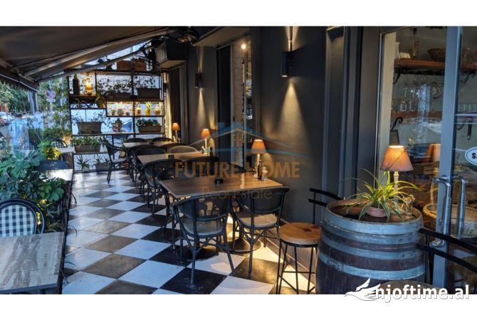 Shitet , Biznesi tek 21 Dhjetori , Rruga "Federik Shiroka" 