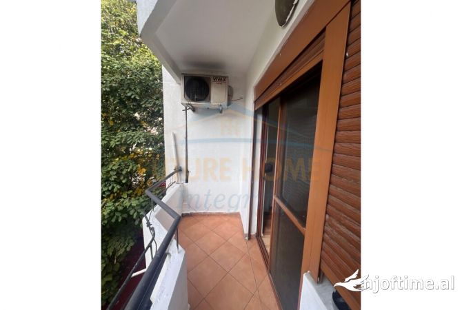 Ambient biznesi me qera 3+1 ne Tirane - 900 Euro