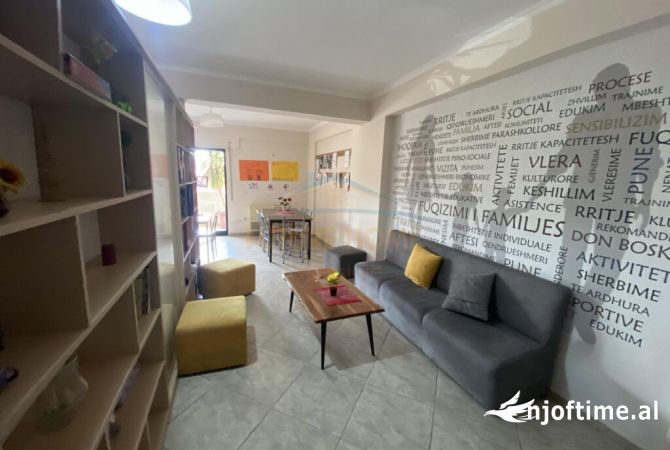 Ambient biznesi me qera 3+1 ne Tirane - 1,200 Euro