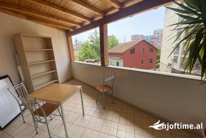  Qera Ambienti Komercial ndodhet ne rrugen Don Bosko 