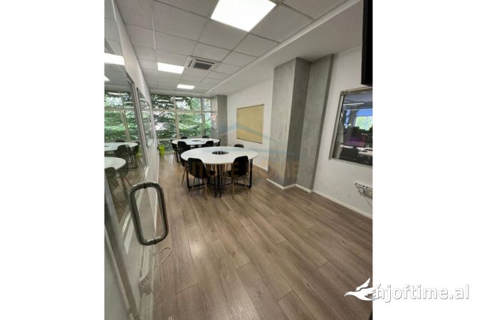 Shitet Ambient Biznesi, Rruga e Elbasanit, Tirane