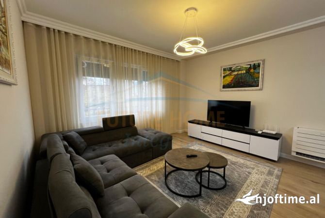 Shtepi me qera 2+1 ne Tirane - 1,100 Euro