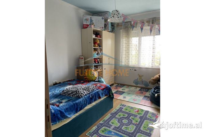 Shtepi ne shitje Apartament ne Tirane, 2+1, Mobilimi Pjeserisht e mobiluar, Pagesa 155,000  Euro.