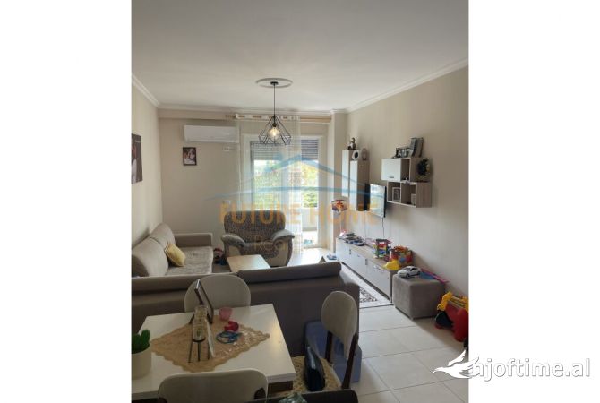 Shtepi ne shitje Apartament ne Tirane, 2+1, Mobilimi Pjeserisht e mobiluar, Pagesa 155,000  Euro.