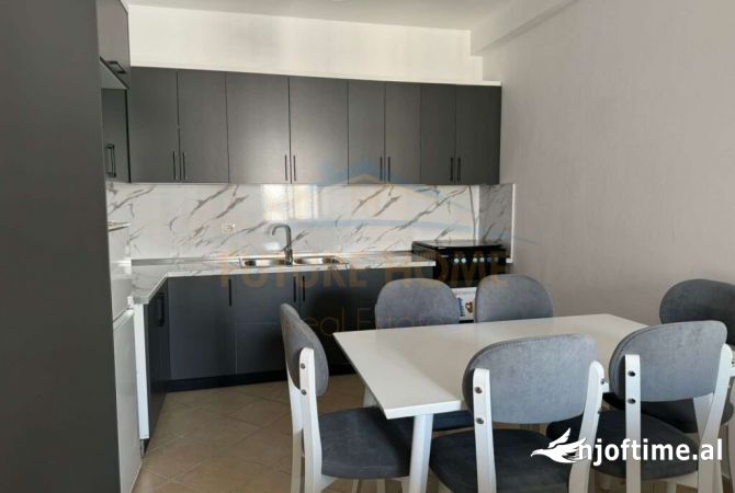 Shtepi me qera Apartament ne Tirane, 1+1, Mobilimi E mobiluar, Pagesa 400  Euro.