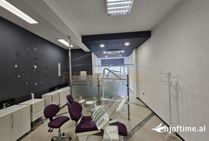 Shitet, Ambient Biznesi, Rruga Ferit Xhajko, Tirane.