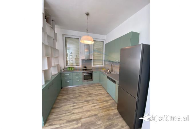 Shtepi me qera Apartament ne Tirane, 3+1, Mobilimi E mobiluar, Pagesa 600  Euro.