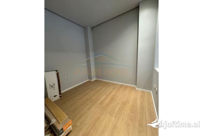 Shtepi ne shitje Apartament ne Tirane, 2+1, Mobilimi Bosh, pa mobiluar, Pagesa 160,000  Euro.