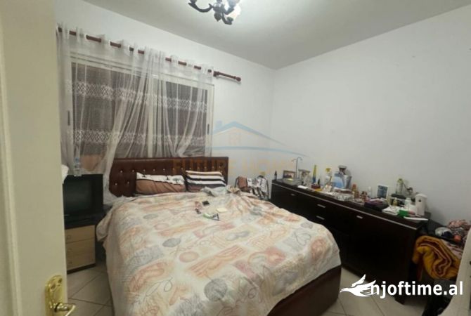 Shtepi ne shitje 1+1 ne Tirane - 74,000 Euro