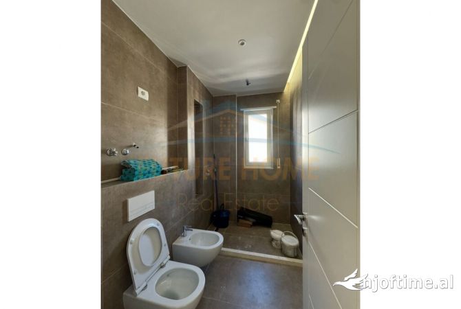 Shtepi me qera Apartament ne Tirane, 2+1, Mobilimi Pjeserisht e mobiluar, Pagesa 850  Euro.