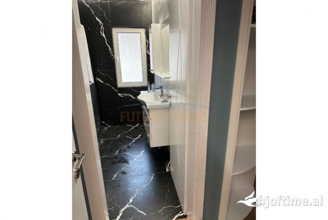 Shtepi me qera Apartament ne Tirane, 2+1, Mobilimi E mobiluar, Pagesa 1,100  Euro.