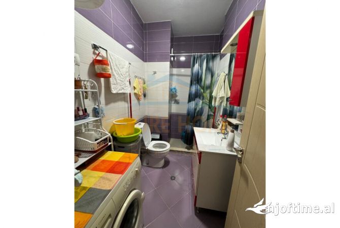 Shtepi ne shitje Apartament ne Tirane, 1+1, Mobilimi E mobiluar, Pagesa 150,000  Euro.