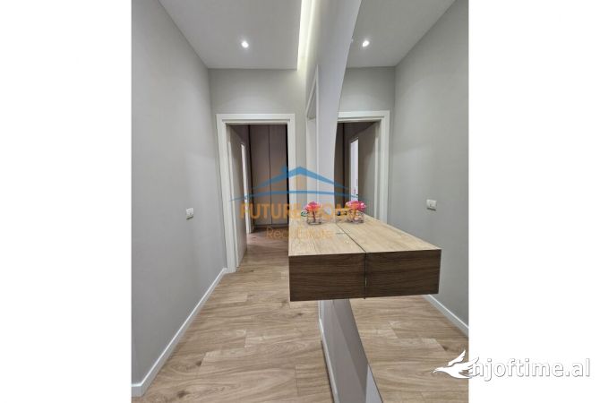 Shtepi me qera Apartament ne Tirane, 2+1, Mobilimi E mobiluar, Pagesa 1,000  Euro.