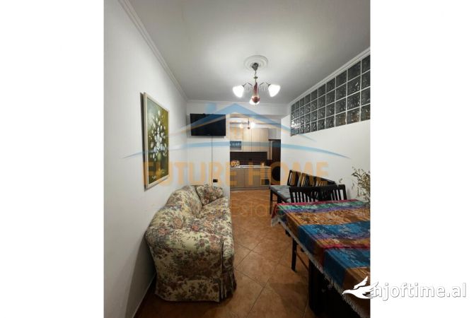 Shtepi me qera 2+1 ne Tirane - 700 Euro