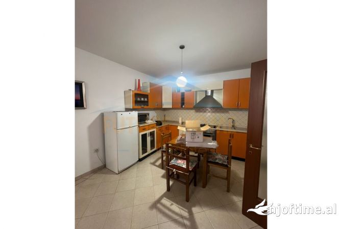 Shtepi me qera 2+1 ne Tirane - 650 Euro
