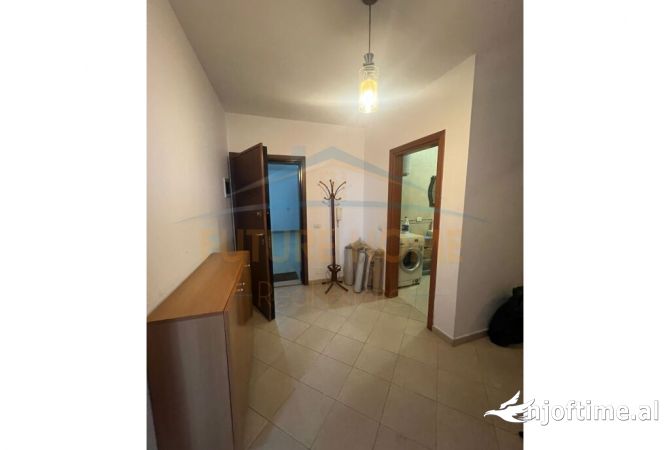 Shtepi me qera Apartament ne Tirane, 2+1, Mobilimi E mobiluar, Pagesa 650  Euro.