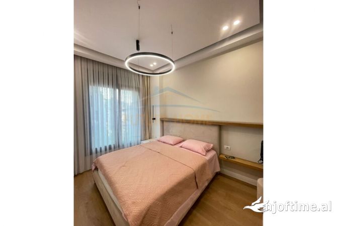 Shtepi me qera Apartament ne Tirane, 1+1, Mobilimi E mobiluar, Pagesa 900  Euro.