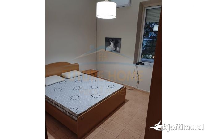 Shtepi me qera Apartament ne Tirane, 2+1, Mobilimi E mobiluar, Pagesa 700  Euro.