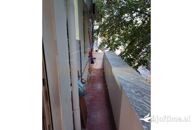 Shtepi me qera Apartament ne Tirane, 2+1, Mobilimi E mobiluar, Pagesa 700  Euro.