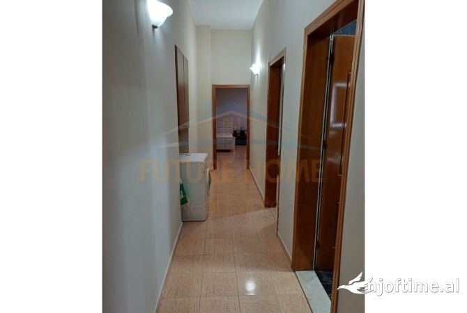 Shtepi me qera Apartament ne Tirane, 2+1, Mobilimi E mobiluar, Pagesa 700  Euro.
