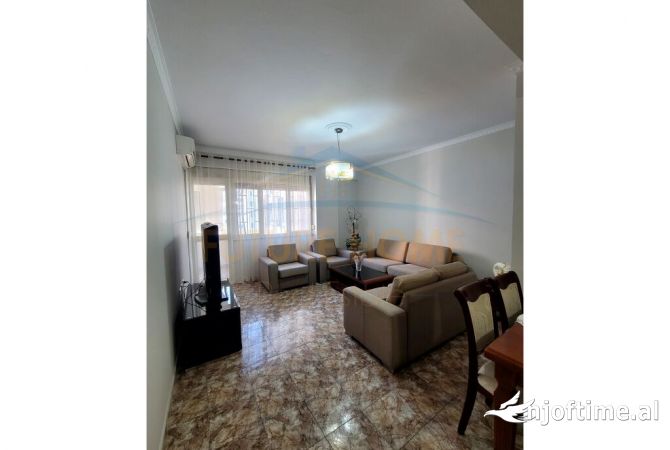 Shtepi me qera 2+1 ne Tirane - 550 Euro