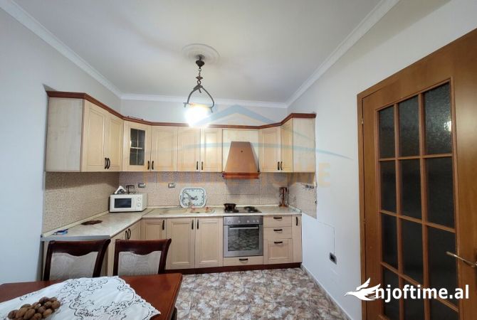 Shtepi me qera 2+1 ne Tirane - 550 Euro