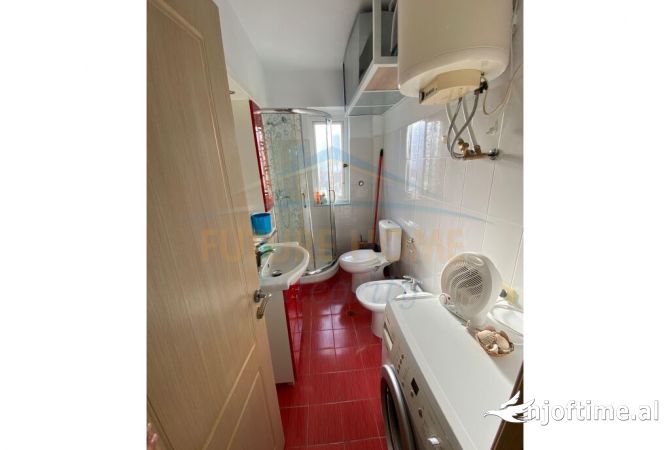 Shtepi ne shitje Apartament ne Tirane, 2+1, Mobilimi E mobiluar, Pagesa 125,000  Euro.