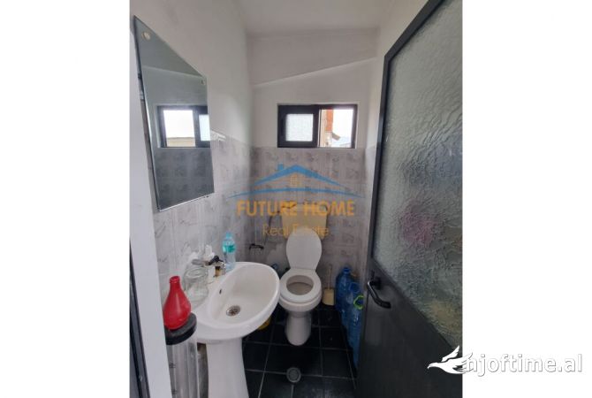 Shtepi ne shitje Apartament ne Tirane, 3+1, Mobilimi E mobiluar, Pagesa 139,000  Euro.