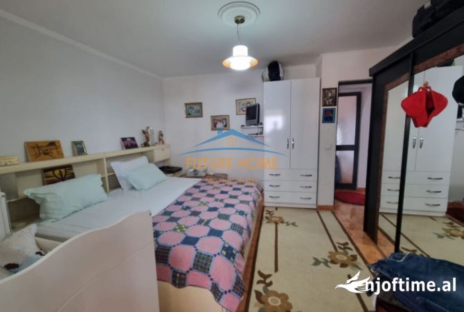Shtepi ne shitje Apartament ne Tirane, 3+1, Mobilimi E mobiluar, Pagesa 139,000  Euro.