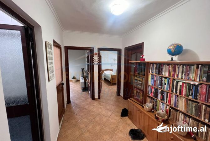 Shtepi me qera Apartament ne Tirane, 2+1, Mobilimi E mobiluar, Pagesa 500  Euro.