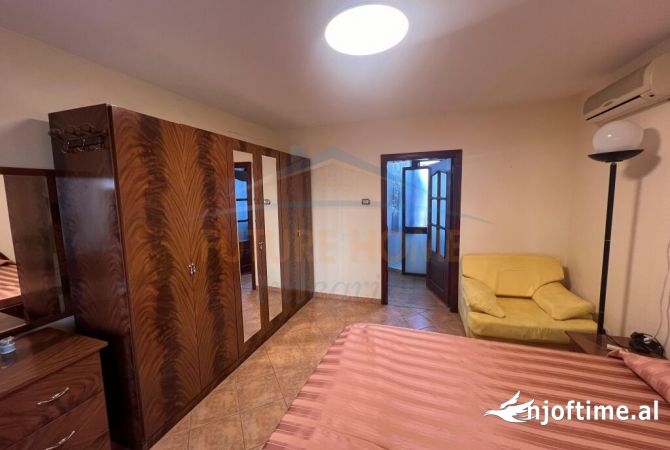 Shtepi me qera Apartament ne Tirane, 2+1, Mobilimi E mobiluar, Pagesa 500  Euro.