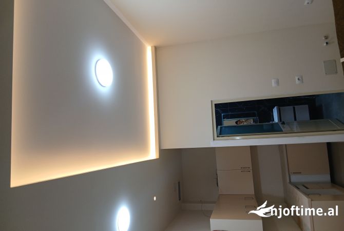 Shtepi me qera Apartament ne Tirane, Garsoniere, Mobilimi E mobiluar, Pagesa 300  Euro.