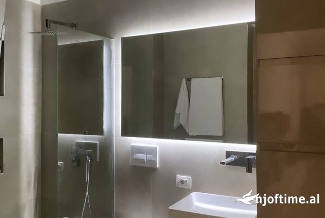 Shtepi ne shitje Apartament ne Tirane, 3+1, Mobilimi E mobiluar, Pagesa 195,000  Euro.