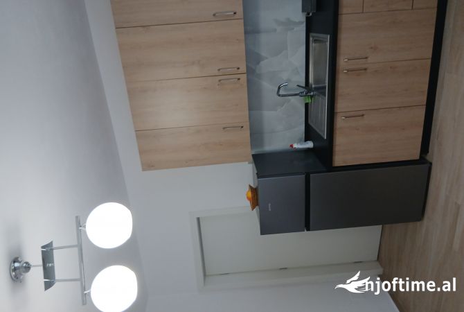 Shtepi me qera Shtepi Private ne Tirane, 1+1, Mobilimi E mobiluar, Pagesa 550  Euro.