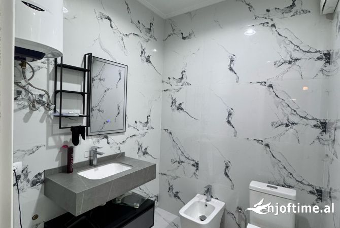 Shtepi ne shitje Apartament ne Tirane, 2+1, Mobilimi E mobiluar, Pagesa 250,000  Euro.