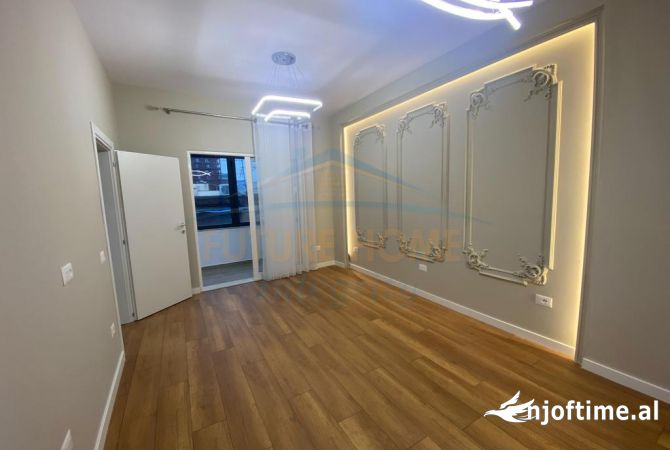 Shtepi ne shitje Apartament ne Tirane, 1+1, Mobilimi Bosh, pa mobiluar, Pagesa 135,000  Euro.